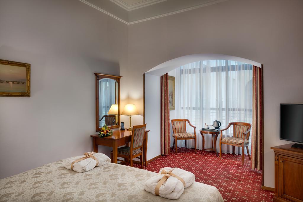 Hotel 7. Hotel Seven Days Prague. Отель семерка. Прага 4 микулеского 13-13. Квартира в центре Праги.