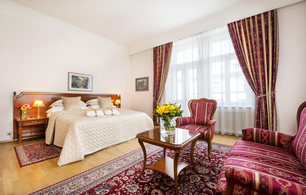 Hotel 7. Hotel Seven Days Prague. Отель 7 Days. 7 Hotel. Seven Rooms Boutique Hotel.